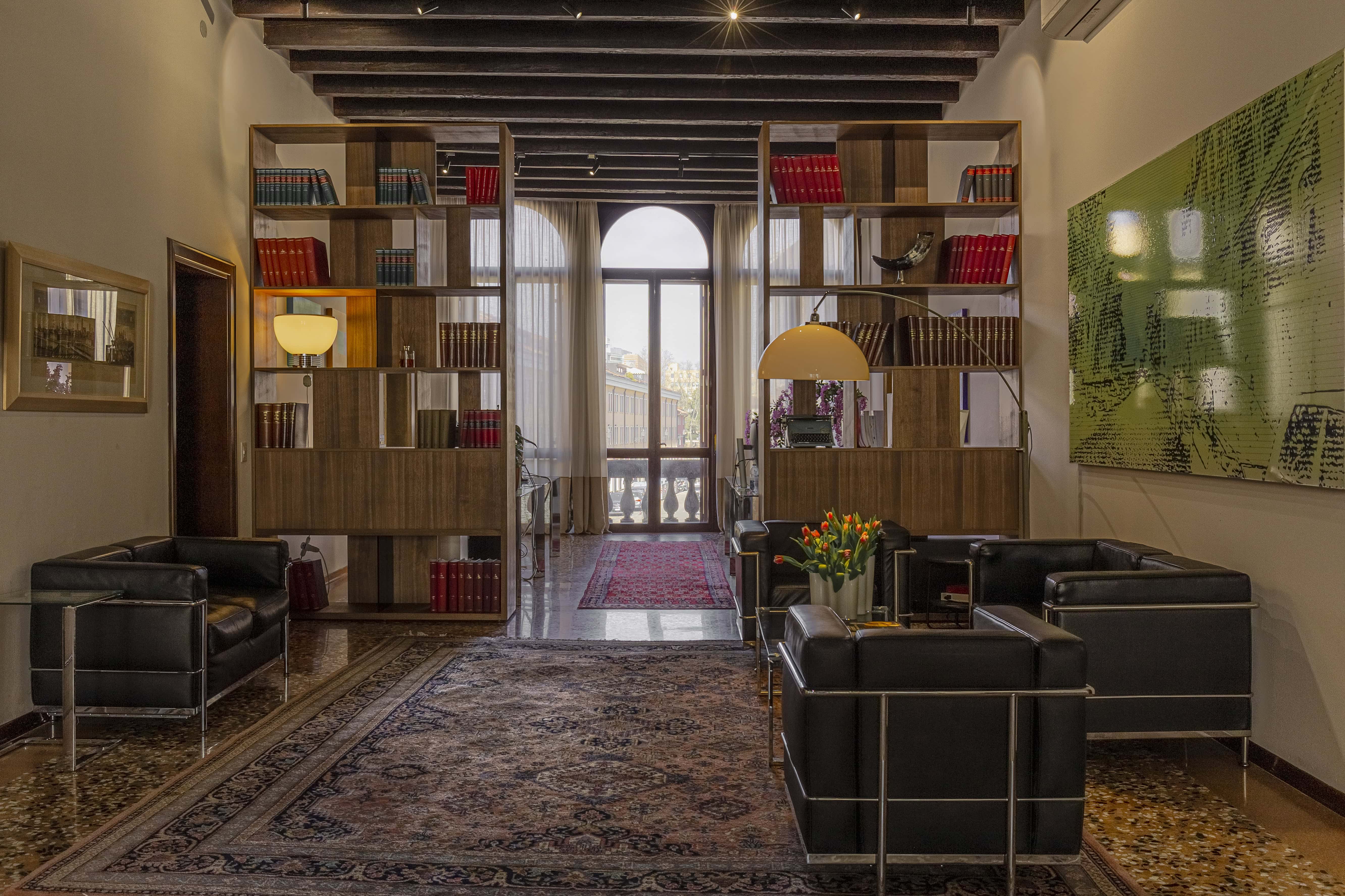Ca' Bragadin Accountants Studio - Elegant office reception area